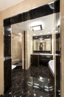 Фото интерьера санузла квартиры в стиле современная классика