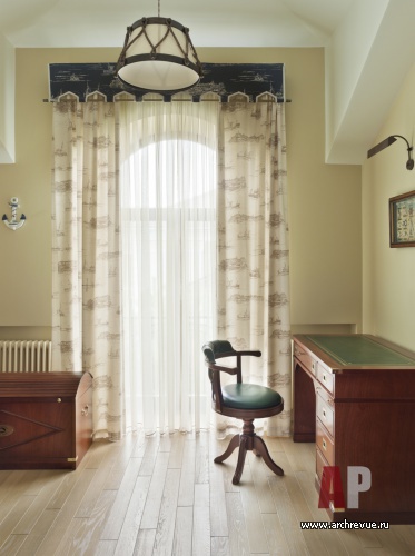 Фото интерьера кабинета небольшого дома в американском стиле