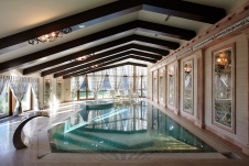 Фото интерьера бассейна дома в английском стиле