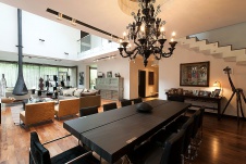 Фото интерьера столовой дома в современном стиле