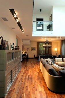 Фото интерьера гостиной дома в современном стиле