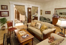 Фото интерьера гостиной квартиры в стиле неоклассика