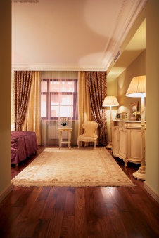 Фото интерьера спальни квартиры в стиле неоклассика