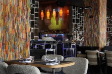 Фото интерьера зала ресторана в стиле китч