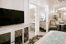 Фото интерьера спальни в стиле неоклассика