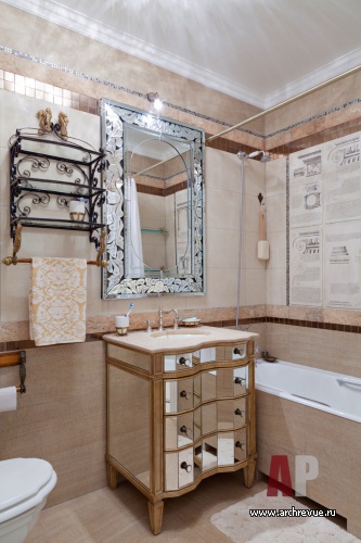 Фото интерьера ванной небольшой квартиры в стиле неоклассика