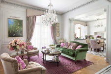 Фото интерьера гостиной квартиры в стиле неоклассика