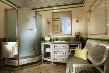 Фото интерьера санузла квартиры в стиле неоклассика