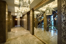 Фото интерьера входной зоны дома в стиле фьюжн