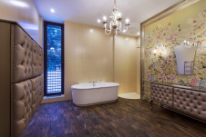 Фото интерьера ванной дома в стиле фьюжн