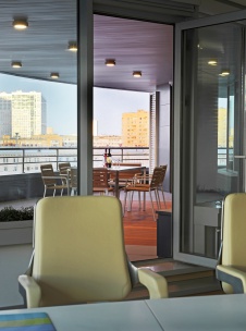 Фото интерьера веранды офиса в современном стиле