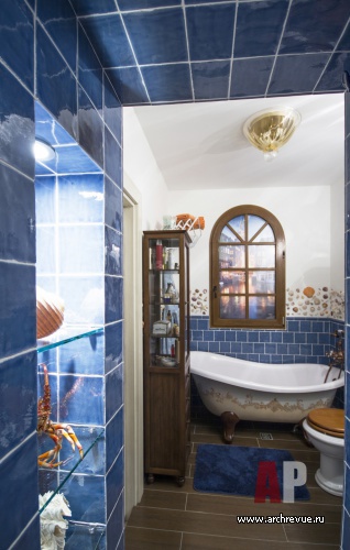 Фото интерьера ванной небольшой квартиры в стиле шале