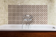 Фото интерьера ванной квартиры в стиле фьюжн