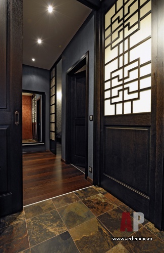 Фото интерьера коридора небольшой квартиры в восточном стиле