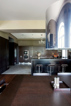 Фото интерьера кухни дома в современном стиле