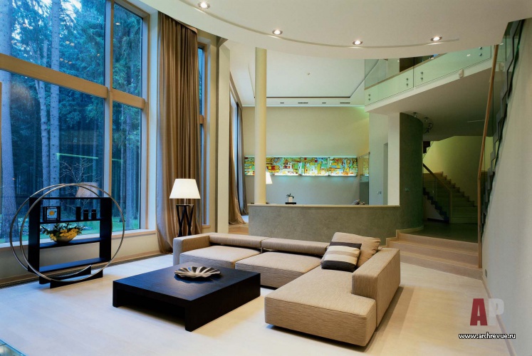 Фото интерьера гостиной загородного дома в стилистике современного шале