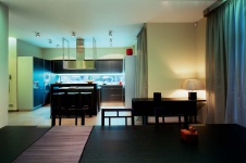 Фото интерьера кухни загородного дома в стилистике современного шале