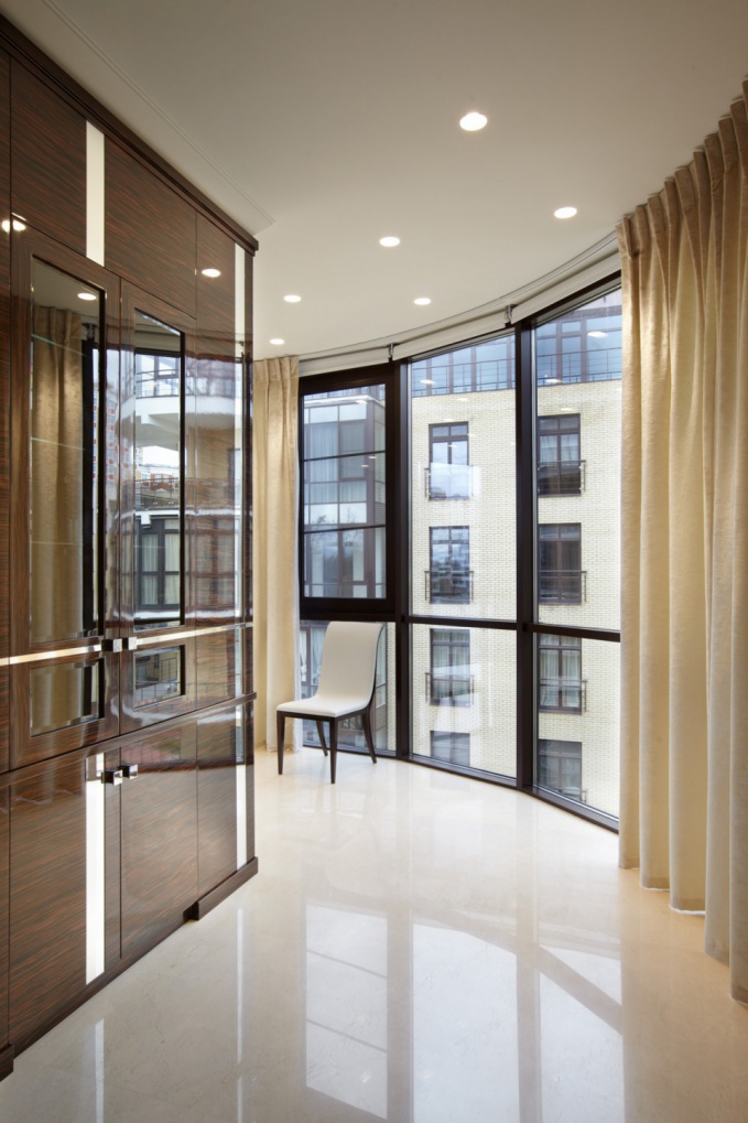 Идеи оформления панорамных окон в квартирах и загородных домах