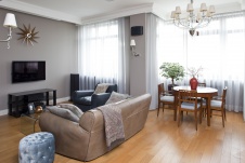 Фото интерьера гостиной квартиры в стиле фьюжн