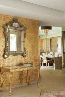 Фото интерьера входной зоны небольшого дома в неоклассическом стиле