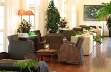 Фото интерьера зала ресторана в стиле фьюжн