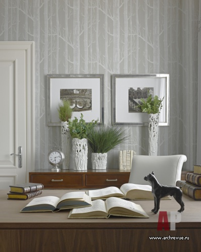 Фото интерьера кабинета квартиры в стиле неоклассика