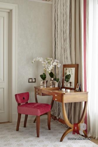 Фото интерьера будуара квартиры в стиле неоклассика