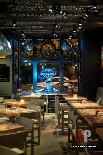 Фото интерьера зала ресторана бара в современном стиле