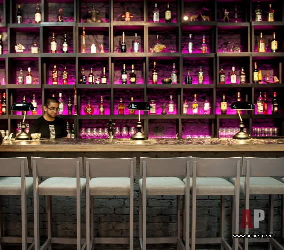 Фото интерьера бара в современном стиле