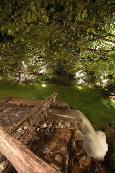 Фото фасада небольшого дома в эко стиле