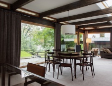 Фото интерьера столовой небольшого дома в эко стиле