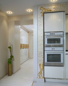 Фото интерьера коридора небольшой квартиры в стиле гламур