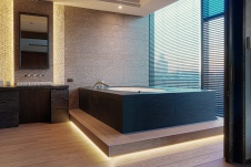 Фото интерьера ванной квартиры в эко стиле