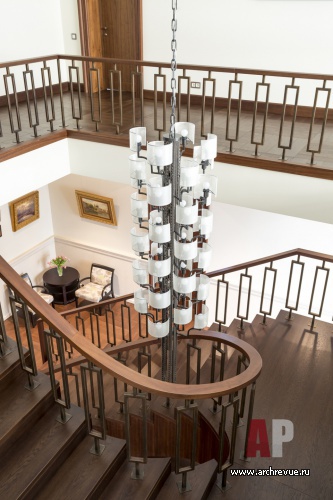 Фото интерьера лестницы дома в американском стиле