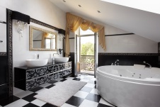 Фото интерьера ванной небольшого дома в стиле фьюжн