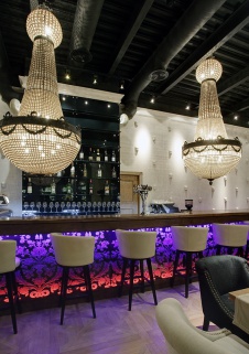 Фото интерьера бара ресторана в стиле эклектика