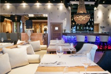 Фото интерьера бара ресторана в стиле эклектика