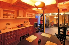 Фото интерьера кухни гостевого дома в японском стиле