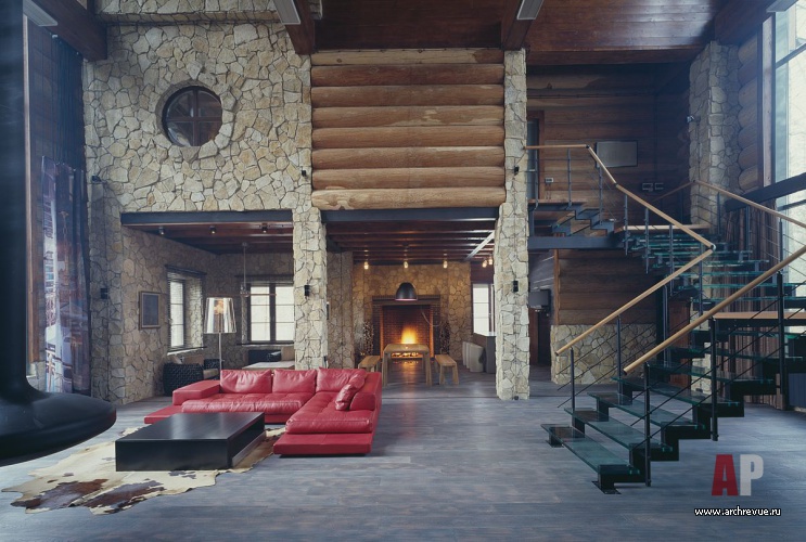 Фото интерьера гостиной дома из дерева и камня в стиле эклектика