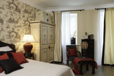 Фото интерьера гостевой комнаты загородного дома в стиле ампир