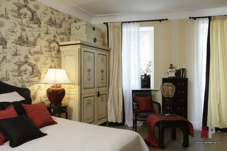 Фото интерьера гостевой комнаты загородного дома в стиле ампир