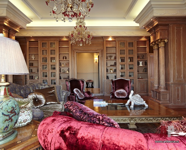 Фото интерьера гостиной пентхауса в классике 