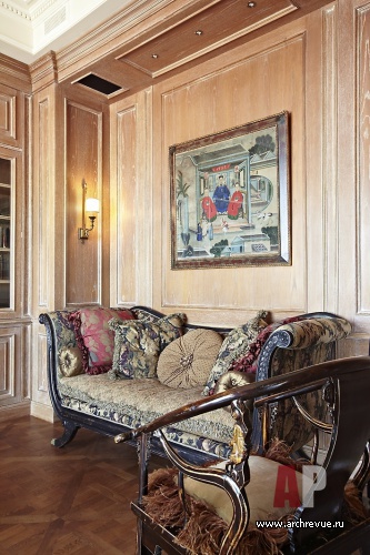 Фото интерьера кабинета пентхауса в классике 