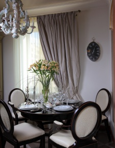 Фото интерьера столовой в современном классическом стиле 