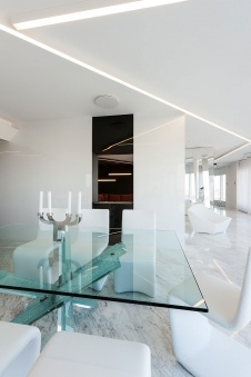 Фото интерьера каминной квартиры в стиле минимализм