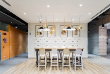 Фото интерьера зоны отдыха офиса в современном стиле