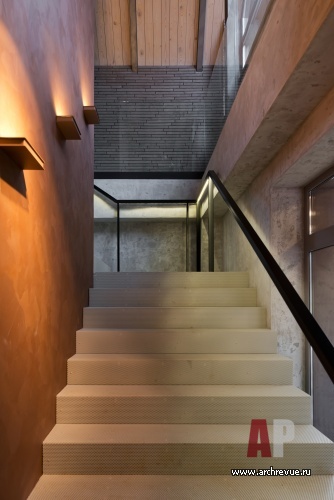 Фото интерьера лестницы ресторана в скандинавском стиле