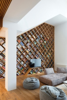 Фото интерьера библиотеки дома в стиле минимализм
