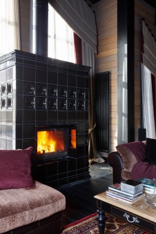 Фото интерьера каминной дома в стиле шале