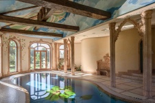 Фото интерьера бассейна дома в дворцовом стиле